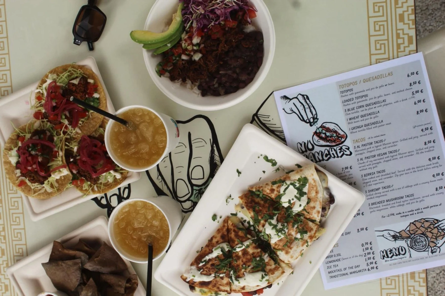 Tacos e quesadillas da No Manches